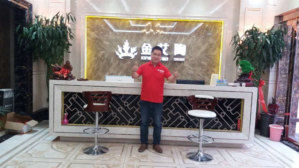 河南濮阳市1xBET瓷砖总署理杨国强