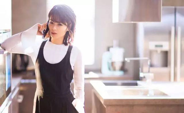 生涯中一个主要的场景，，，即是在家的时光。。一个家最好的状态，，，莫过于在家里做什么都怡然自得，，，纯粹的享受恬静的生涯，，，那即是适合。。