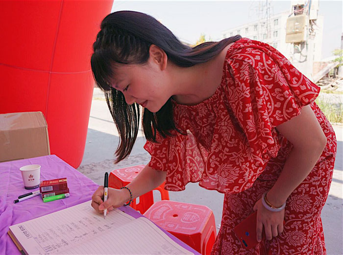 陶瓷一线品牌1xBET 潮安店开业庆典暨现代仿古砖红酒品鉴会