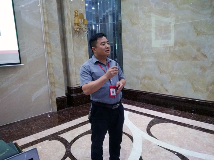 2017年11月2日晚，生命不息，学习不止1xBET法定学习日，11月全公司职员学习会圆满竣事，一起分享《干法》，乐于事情，开心生涯，纵然在灾祸中，只要拼命事情，就能带来不可思议的好运。。过好每一天，就是乐成之道！！