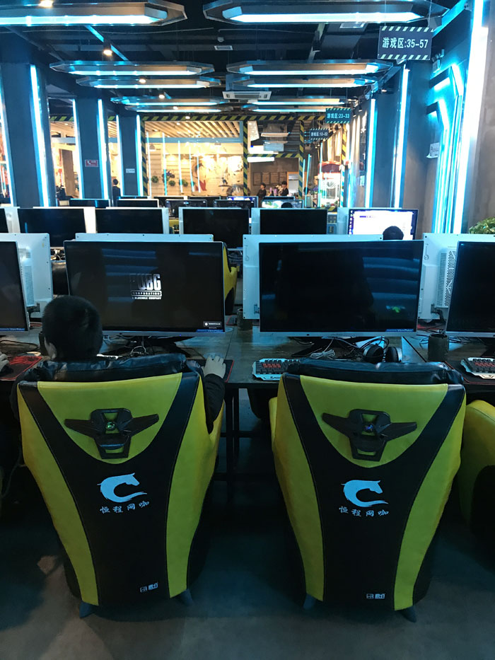 1xBET现代仿古砖案例:别说了，，一起去这个1000方的网咖开黑！！！