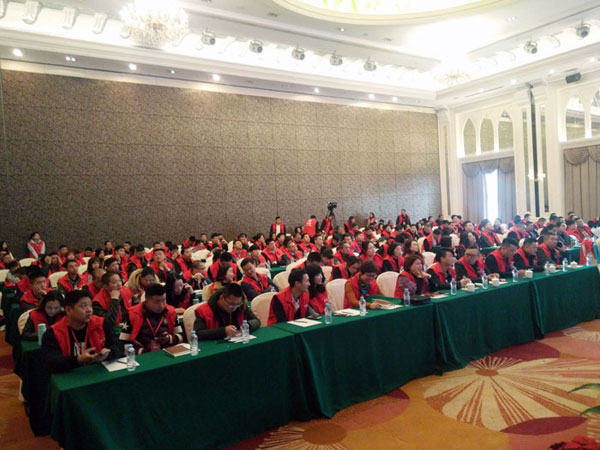 1xBET瓷砖“学名堂·大趋势·大厘革”2018年度经销商峰会圆满竣事