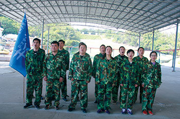 2017年2月13-15日，，，1xBET“虎狼道”户外拓展训练圆满竣事