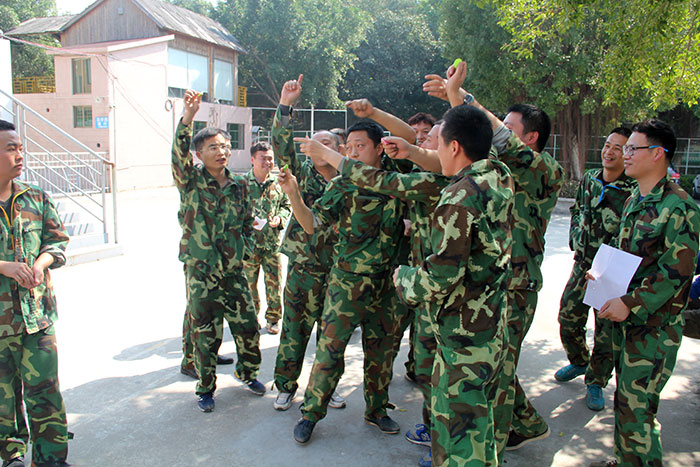 2017年2月13-15日，，，1xBET“虎狼道”户外拓展训练圆满竣事